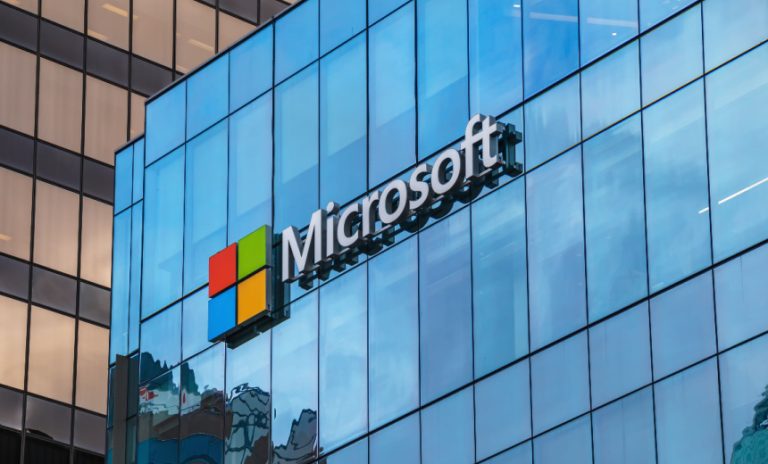 microsoft-ceo-ai-scaling-laws-drive-efficiency-lower-costs-showcase_image-6-a-27405